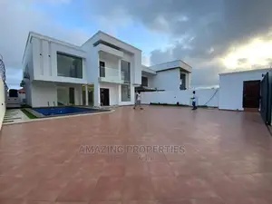 4bdrm House in 4 Bedroom House East for Sale