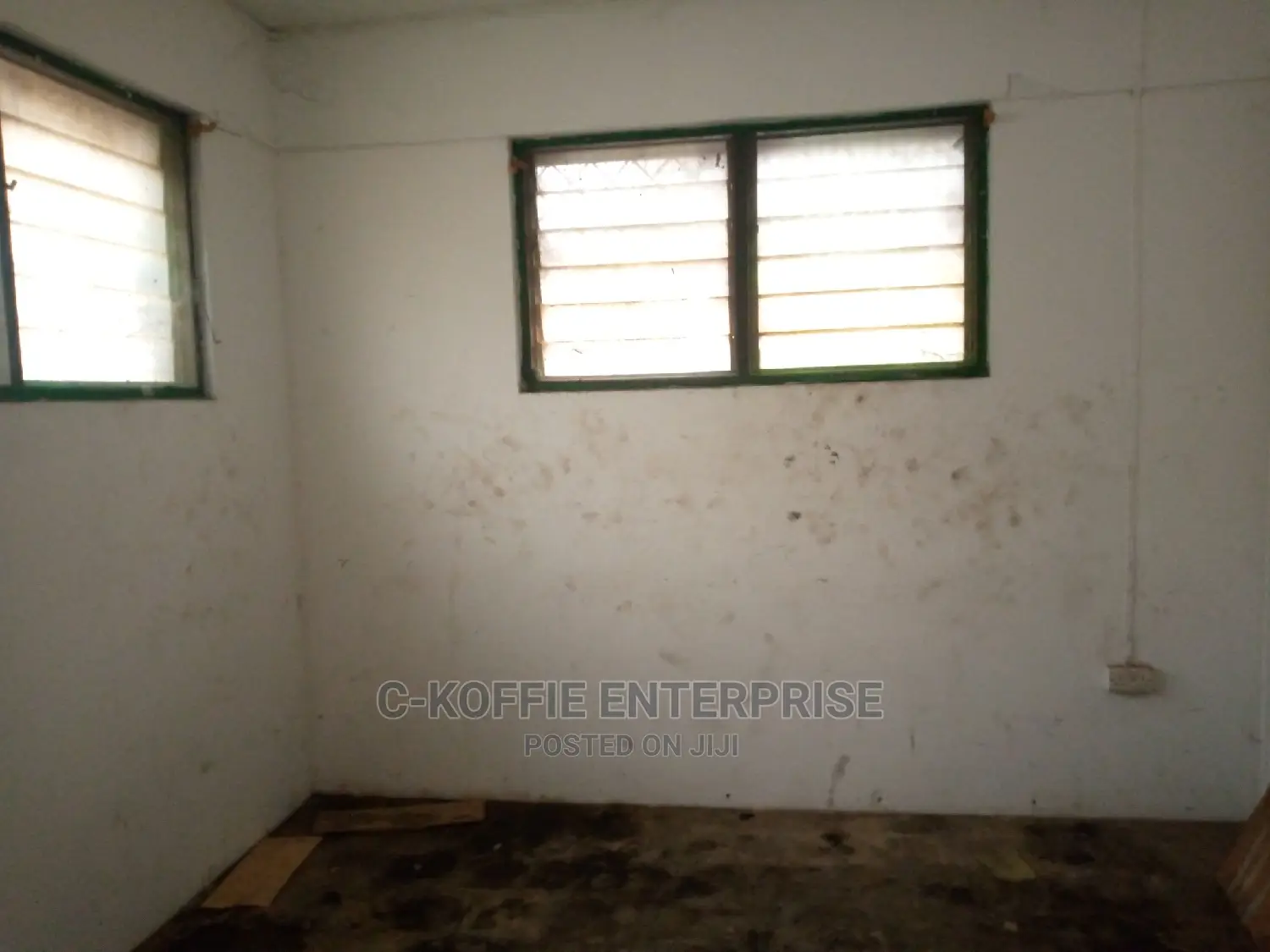 350 Sqm Warehouse + 5bedrm at North Kaneshie Industrial Area