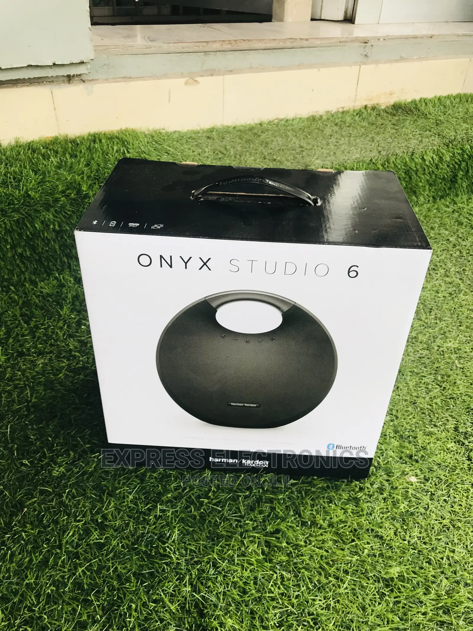 Dual Wireless Sound Onyx 6 Studio Speaker