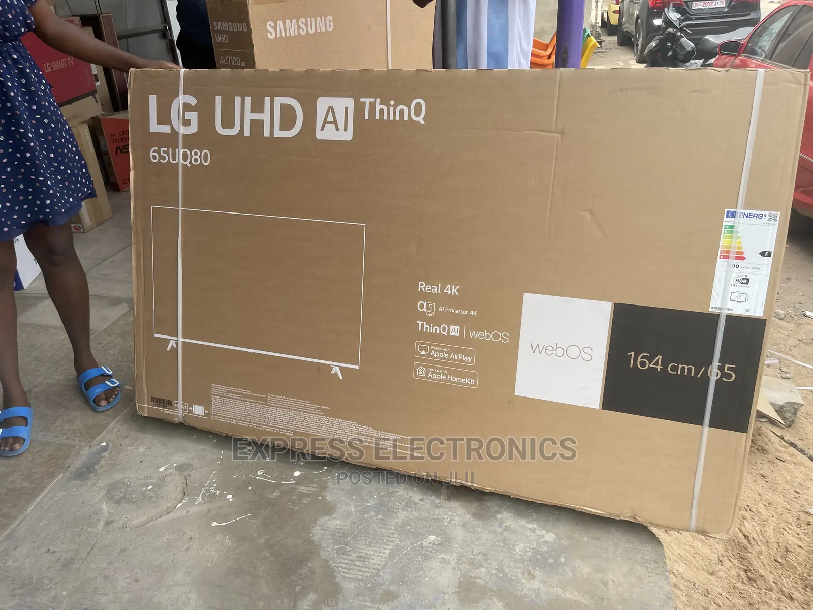 65UQ8000 (2022)UHD Smart Vivid Pictures Quality Display+Dstv