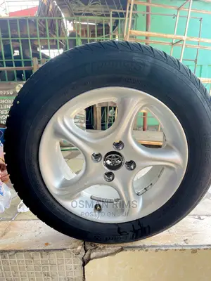 Toyota Yaris Rim 15 .