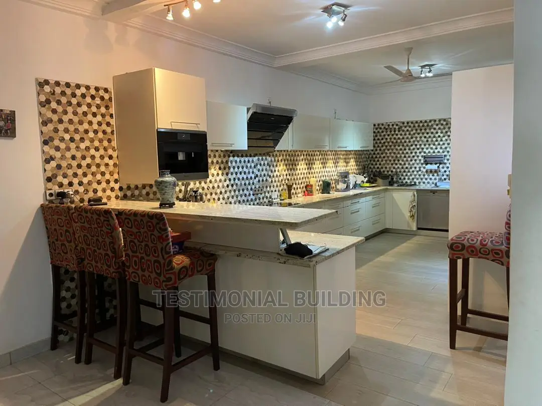 Furnished 8bdrm House in Testimonial Building, Oyarifa for Sale