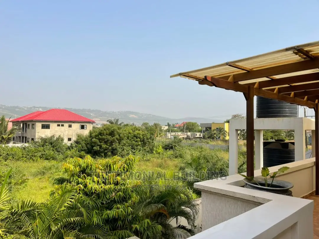 Furnished 8bdrm House in Testimonial Building, Oyarifa for Sale