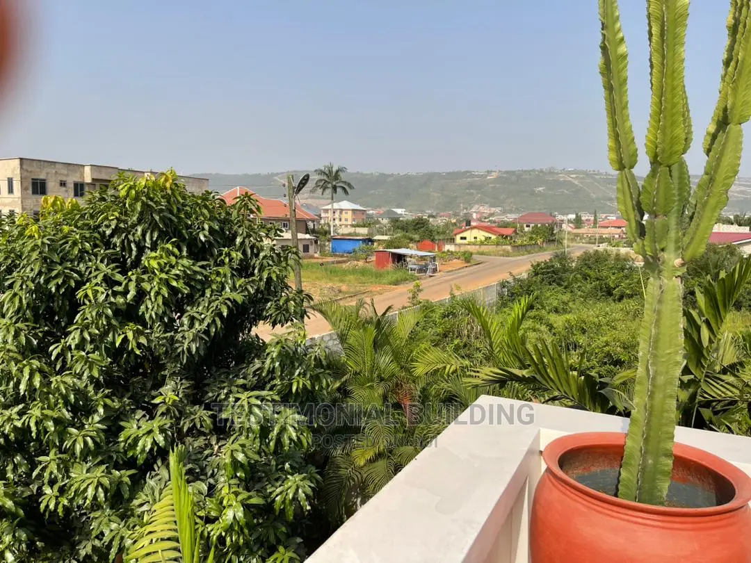 Furnished 8bdrm House in Testimonial Building, Oyarifa for Sale