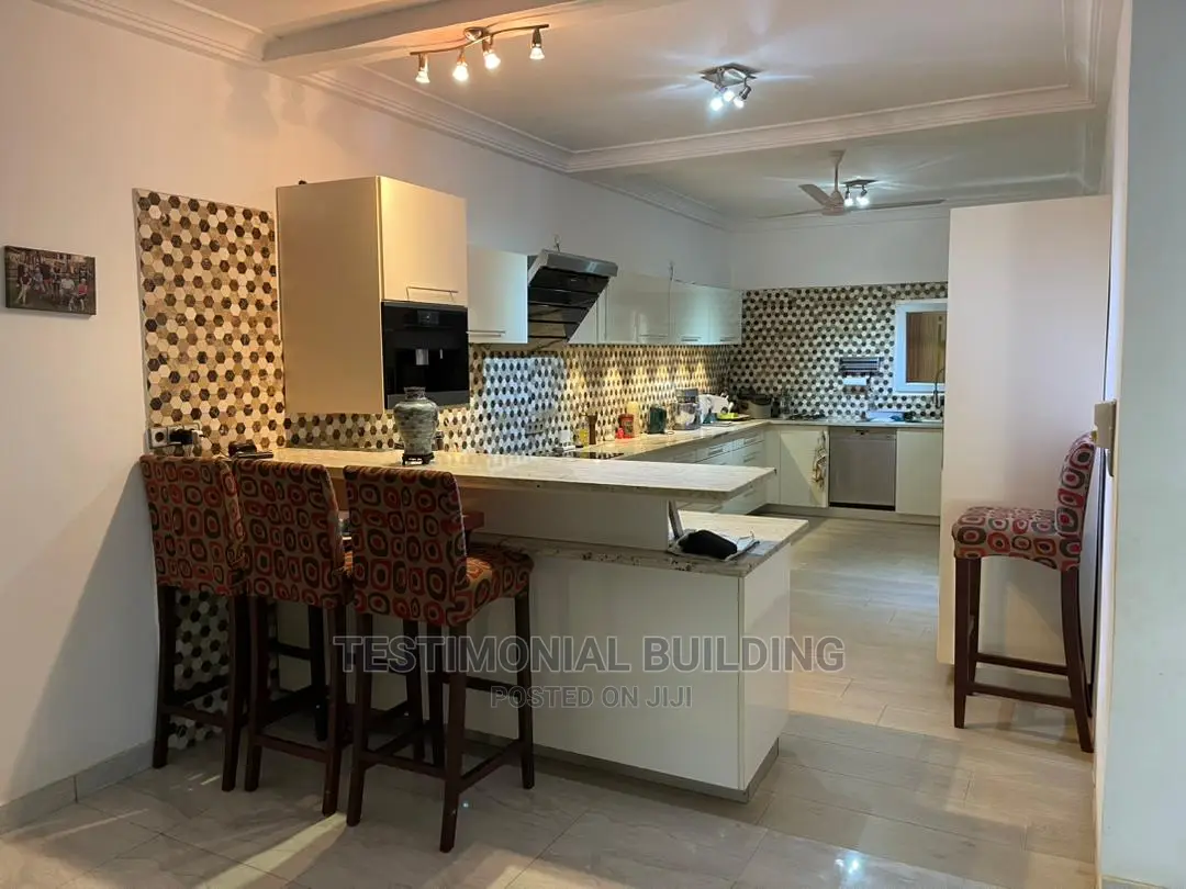 Furnished 8bdrm House in Testimonial Building, Oyarifa for Sale