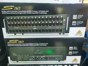 Behringer S32 Stage Box
