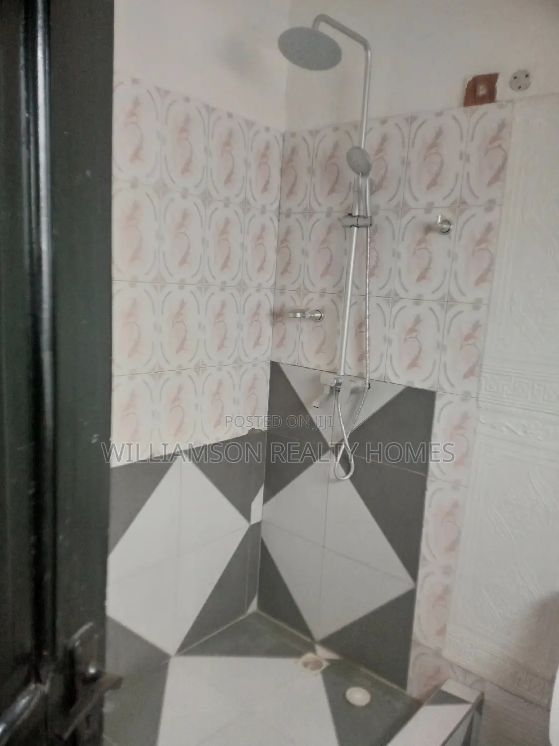 3bdrm Apartment in Community 18 Area, Spintex for rent