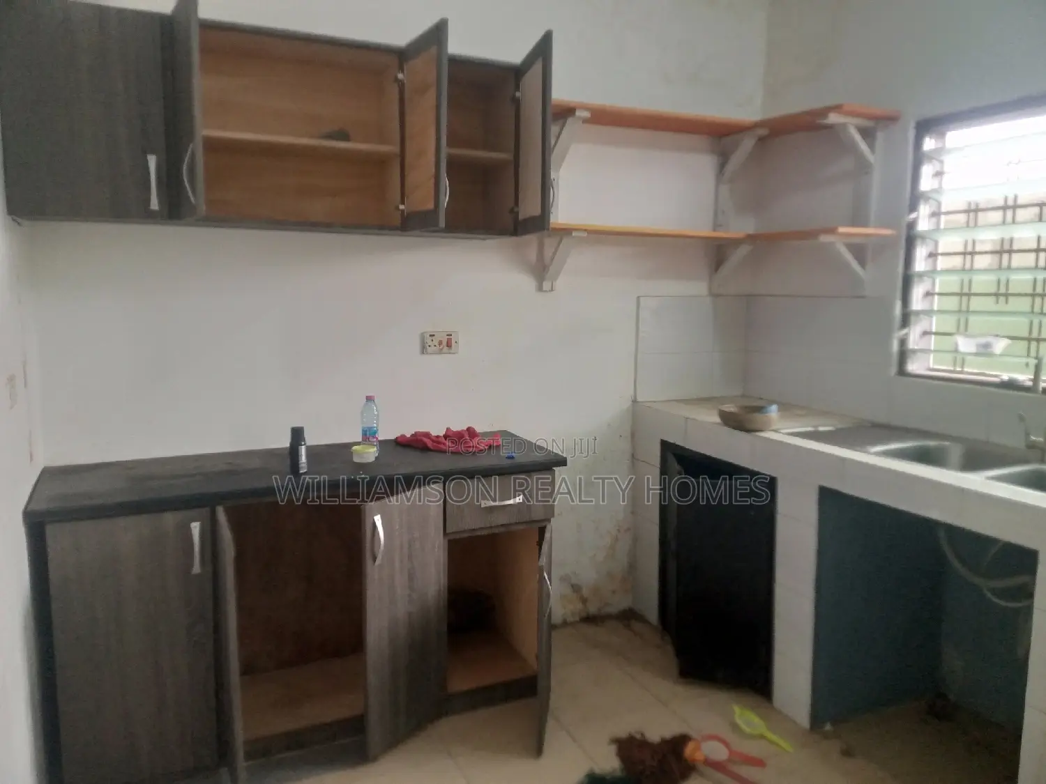 3bdrm Apartment in Community 18 Area, Spintex for rent