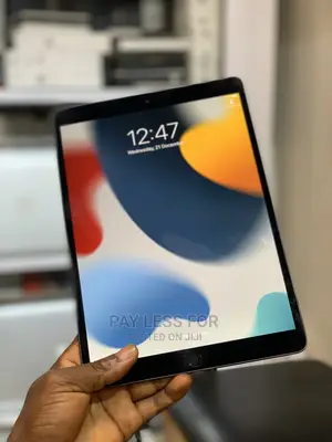 Apple iPad 3 Wi-Fi + Cellular 64 GB Gray