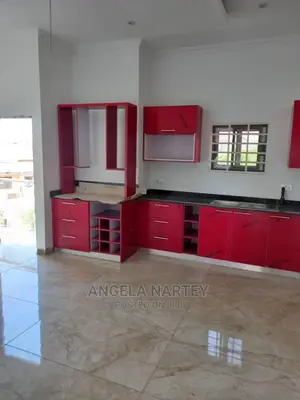 4bdrm House in Sakumono Estates, Tema Metropolitan for Sale
