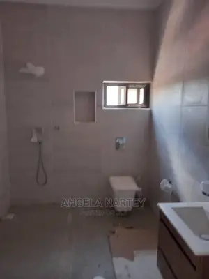 4bdrm House in Sakumono Estates, Tema Metropolitan for Sale