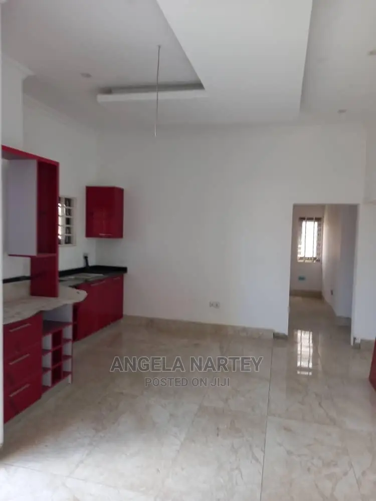 4bdrm House in Sakumono Estates, Tema Metropolitan for Sale