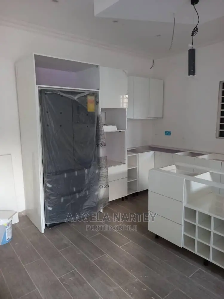 4bdrm House in Sakumono Estates, Tema Metropolitan for Sale