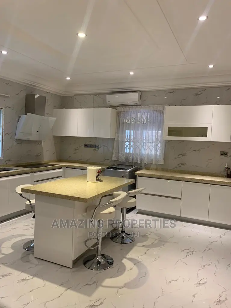 5bdrm House in East Legon for Rent