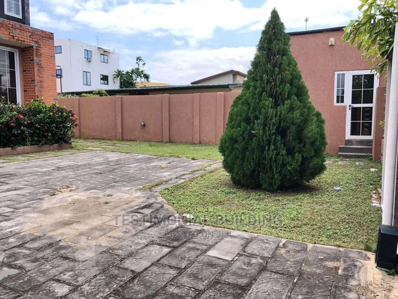 4bdrm House in Testimonial Building, a C Mall Area for Rent