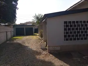 3bdrm House in Nyaniba Estate for Sale