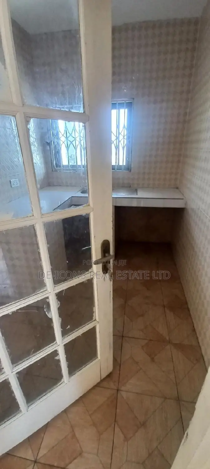1bdrm Apartment in De-Icons Real Estate, Awutu Senya East Municipal