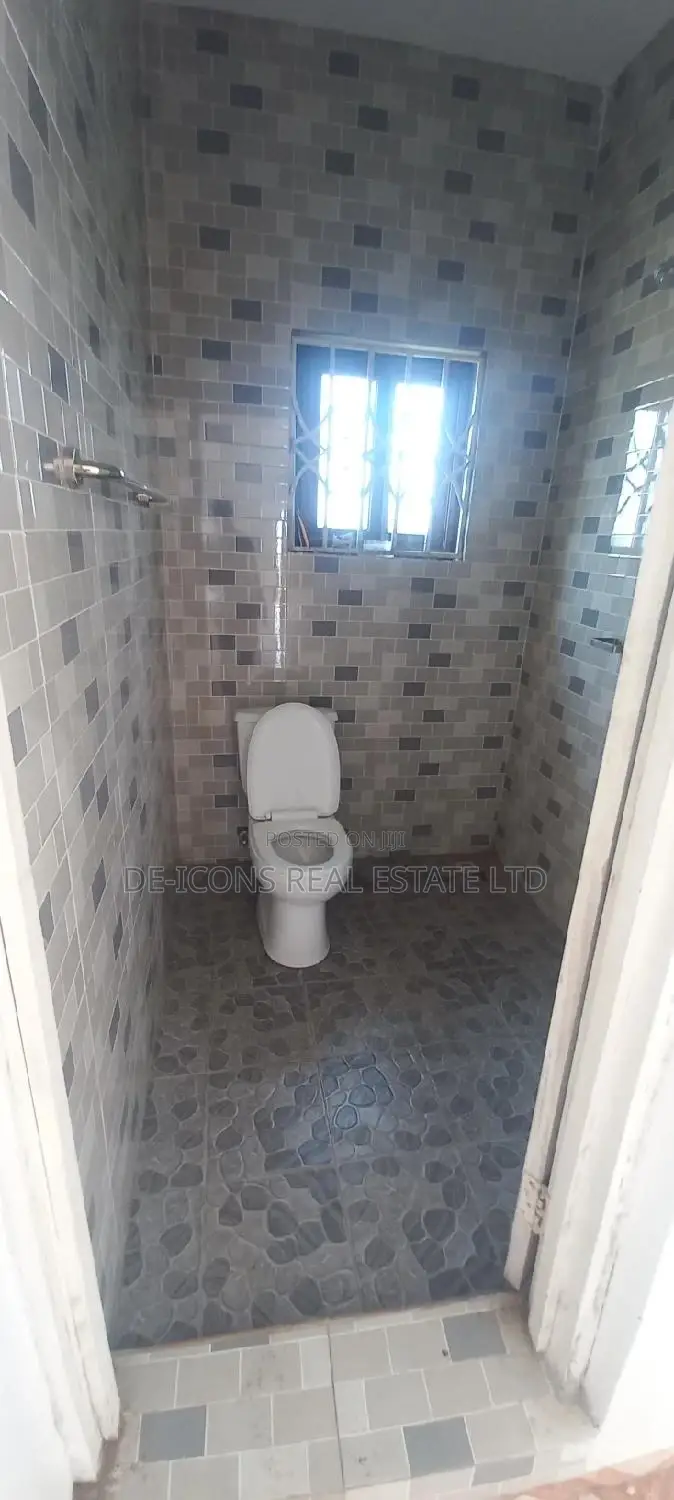 1bdrm Apartment in De-Icons Real Estate, Awutu Senya East Municipal
