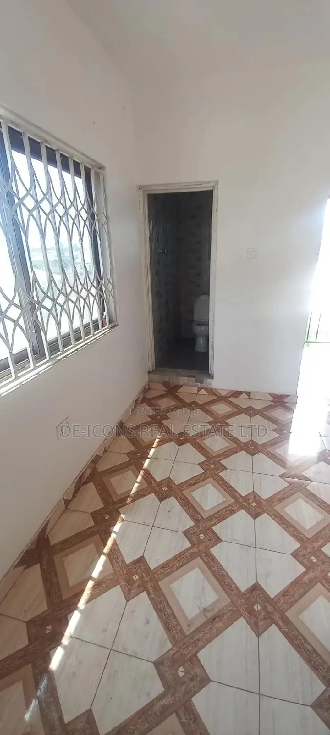 1bdrm Apartment in De-Icons Real Estate, Awutu Senya East Municipal