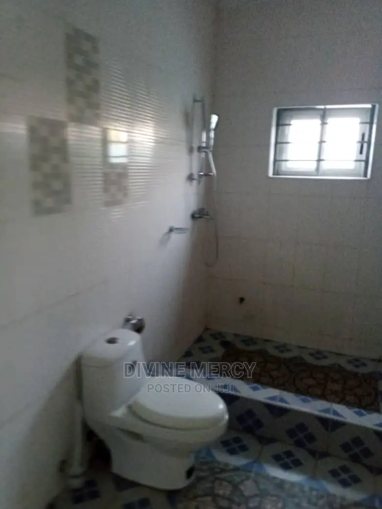 2bdrm Bungalow in Roman Winger Kasoa, Awutu Senya East Municipal