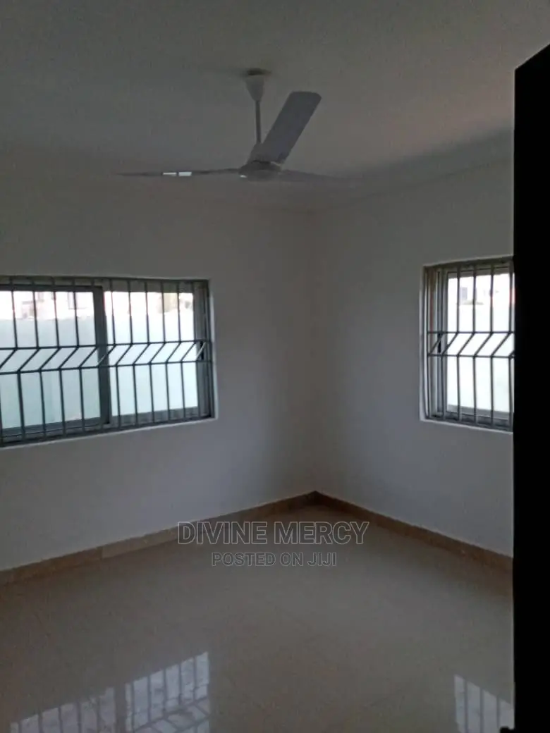 2bdrm Bungalow in Roman Winger Kasoa, Awutu Senya East Municipal