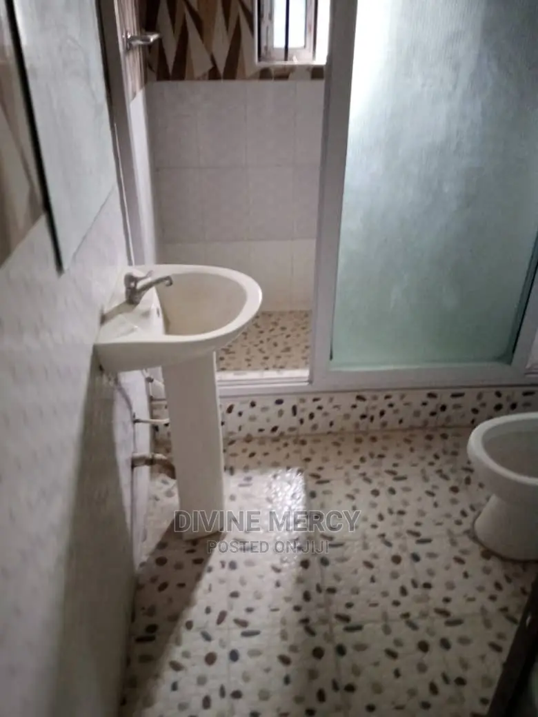 2bdrm Bungalow in Roman Winger Kasoa, Awutu Senya East Municipal
