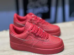 Nike Air Force 1 Triple Red