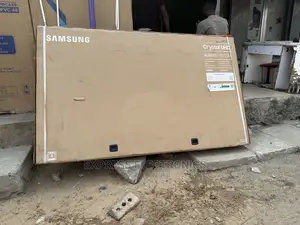 Modern 85”UHD Smart Experience Samsung Au8000 Slim