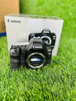 5D Canon Mark !! Body Only