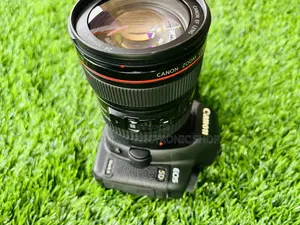 Canon 5D Mark Ii Plus USM Lens 24-105mm