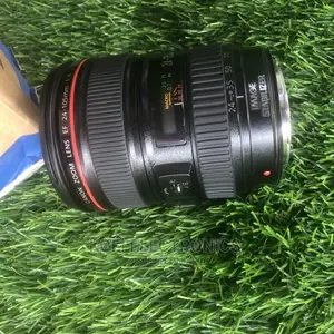 EF 24-105mm F/4l IS USM Kit Lens