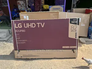 Sleek/Black Tv LG UHD Smart 82UP8050PVB Vivid Pictures