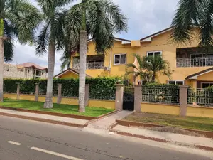 4bdrm Duplex in Suadom Properties, Baatsona Total for rent