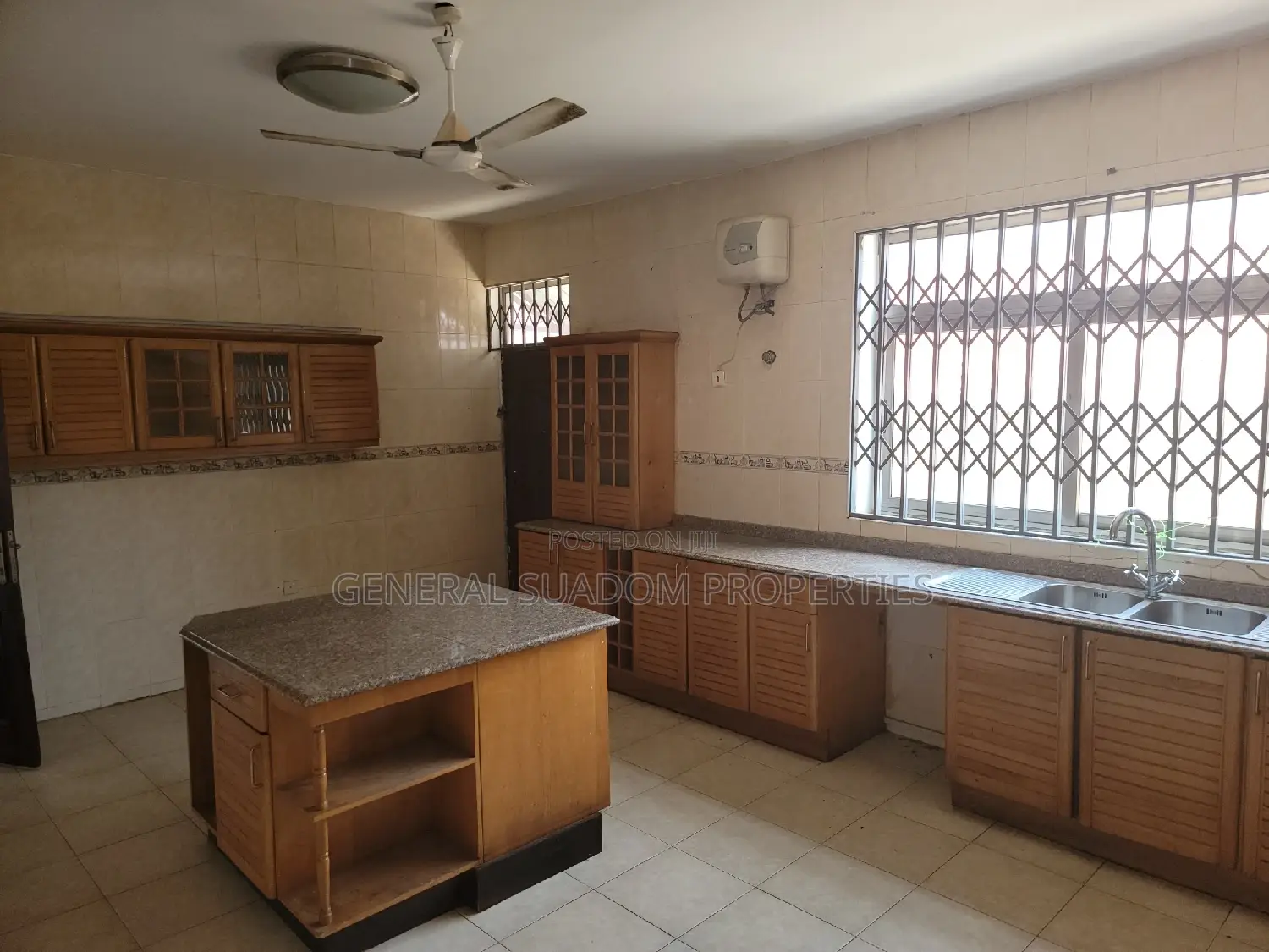 7bdrm Duplex in Suadom Properties, Baatsona Total for Rent