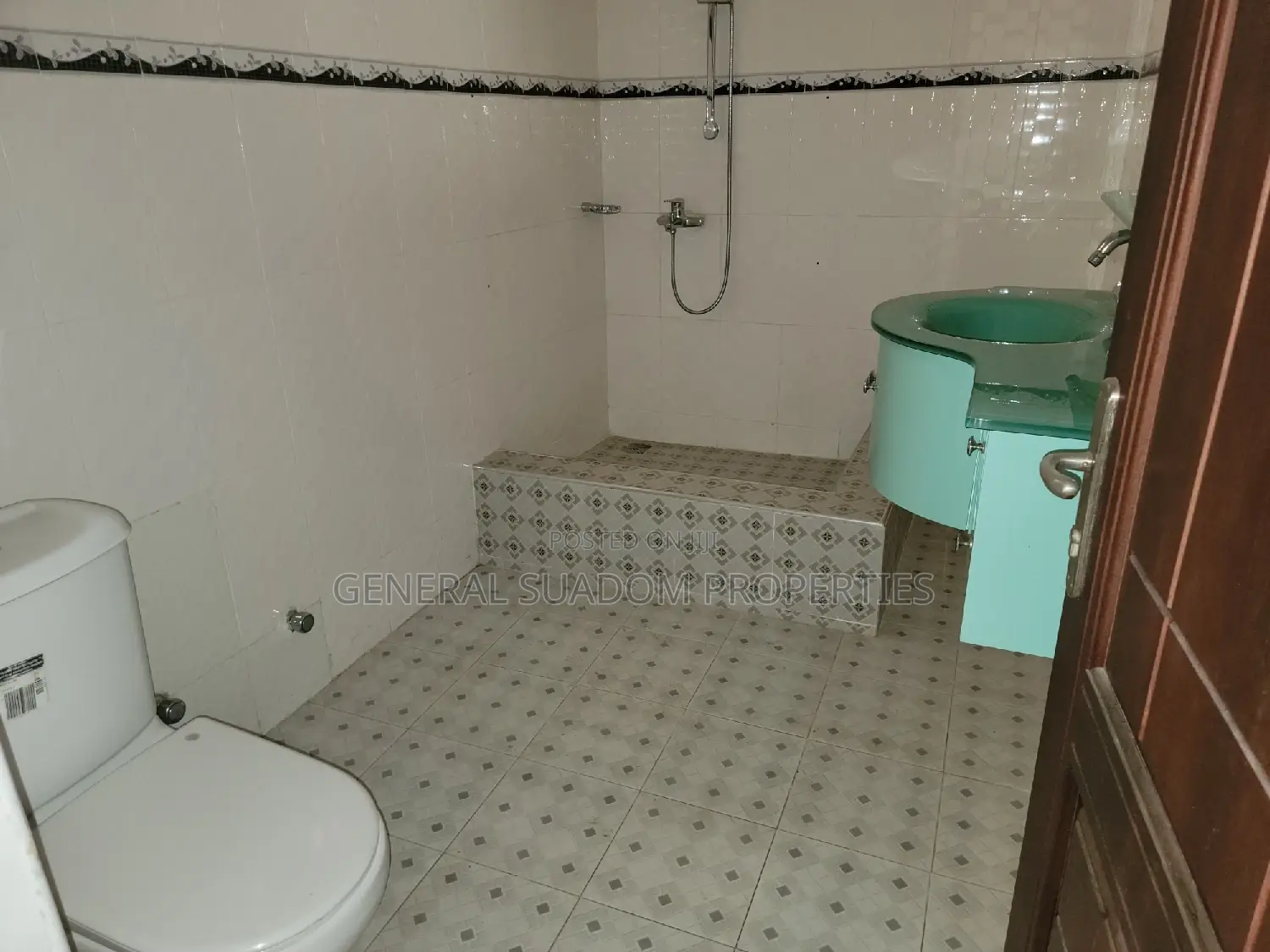 7bdrm Duplex in Suadom Properties, Baatsona Total for Rent