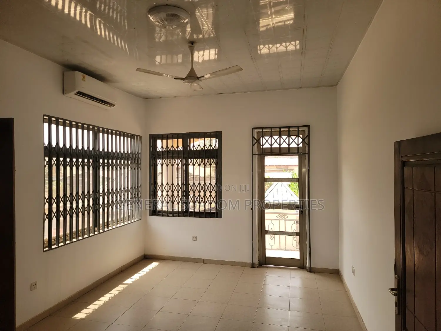 7bdrm Duplex in Suadom Properties, Baatsona Total for Rent