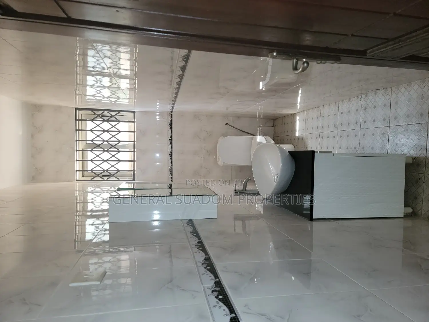 7bdrm Duplex in Suadom Properties, Baatsona Total for Rent
