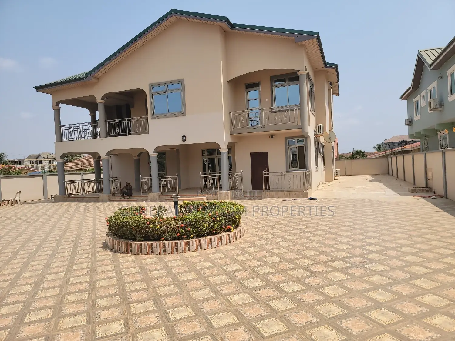 7bdrm Duplex in Suadom Properties, Baatsona Total for Rent