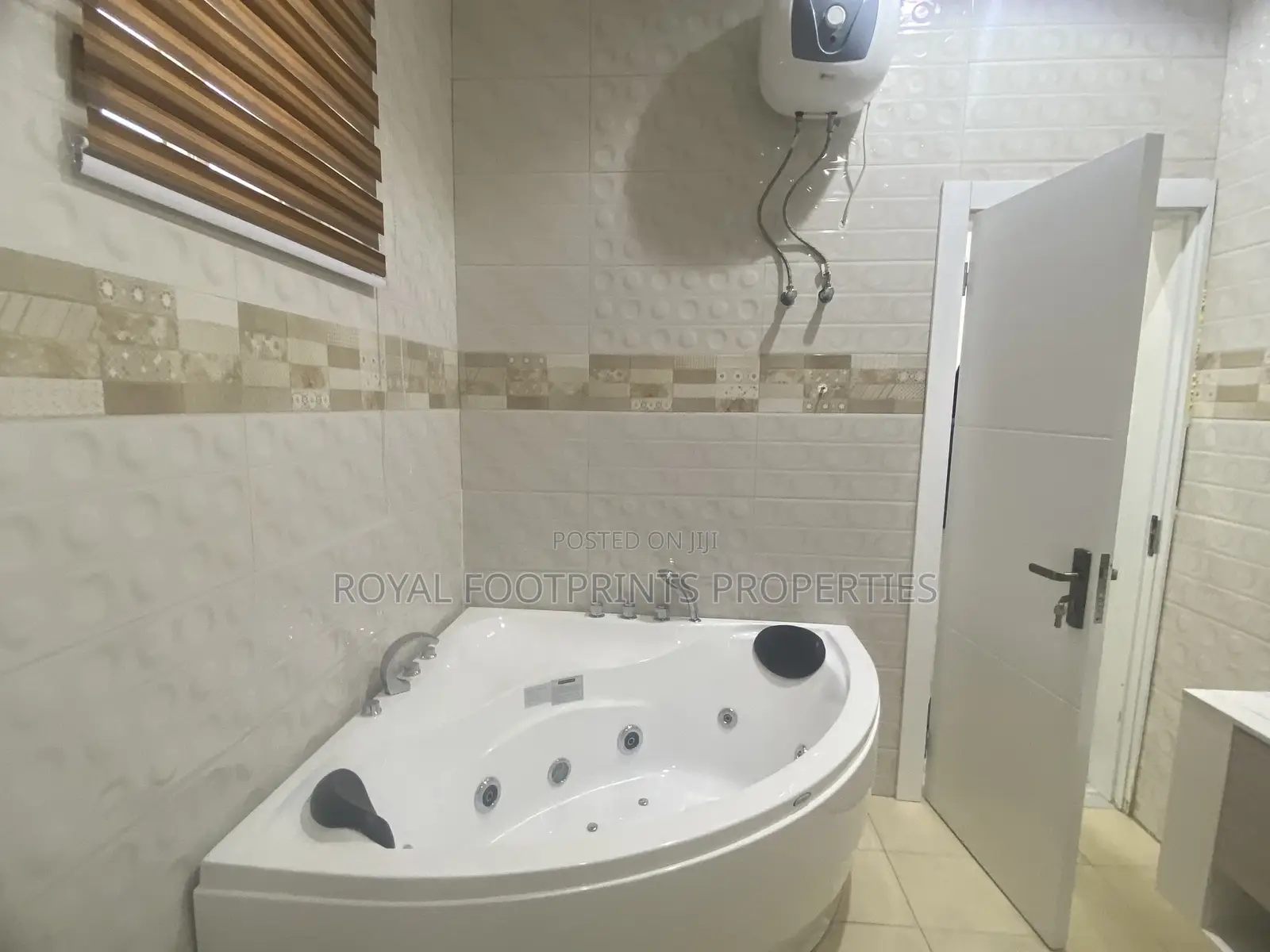 Ultra Modern Furnished Townhouse