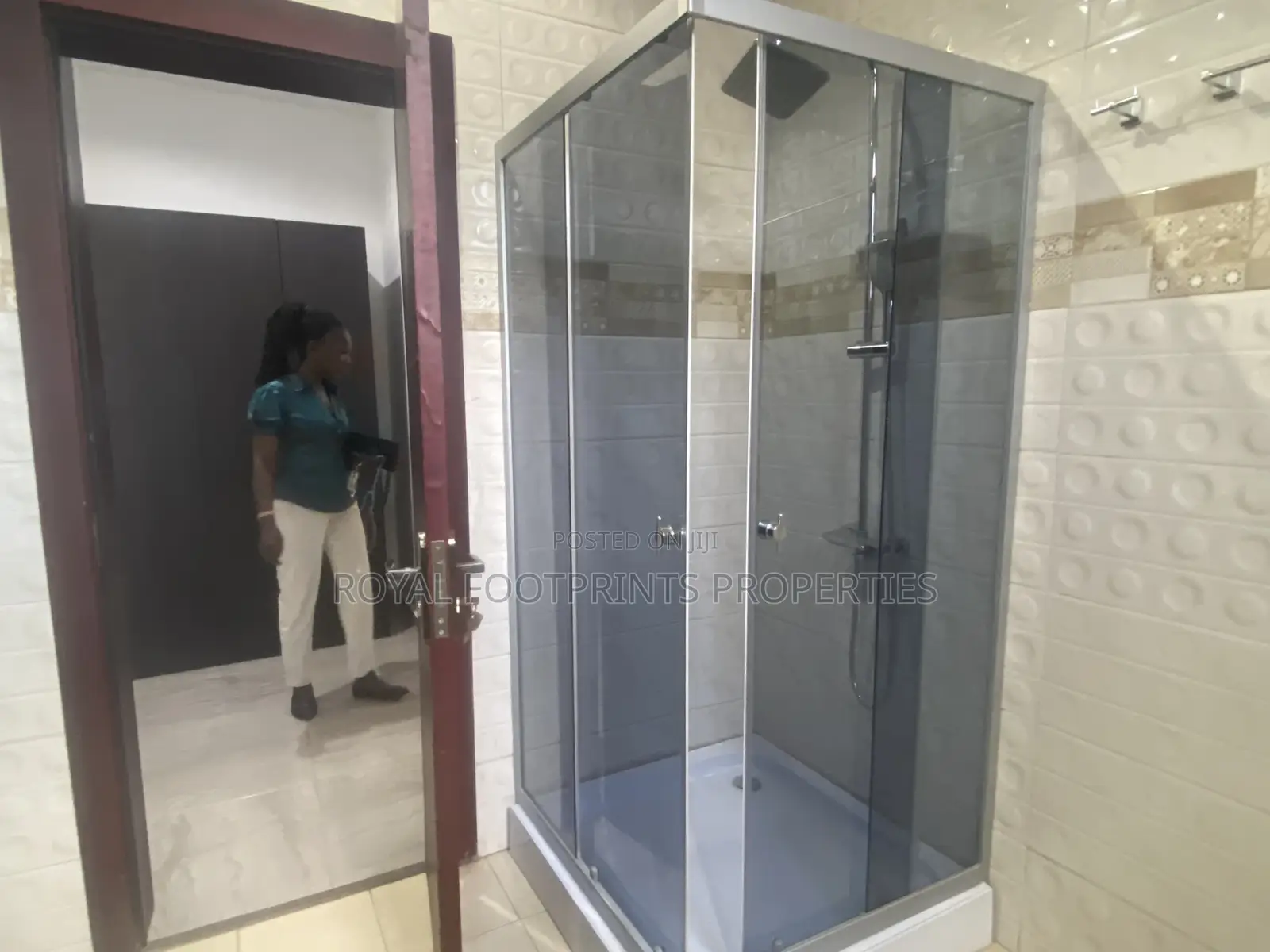 Ultra Modern Furnished Townhouse