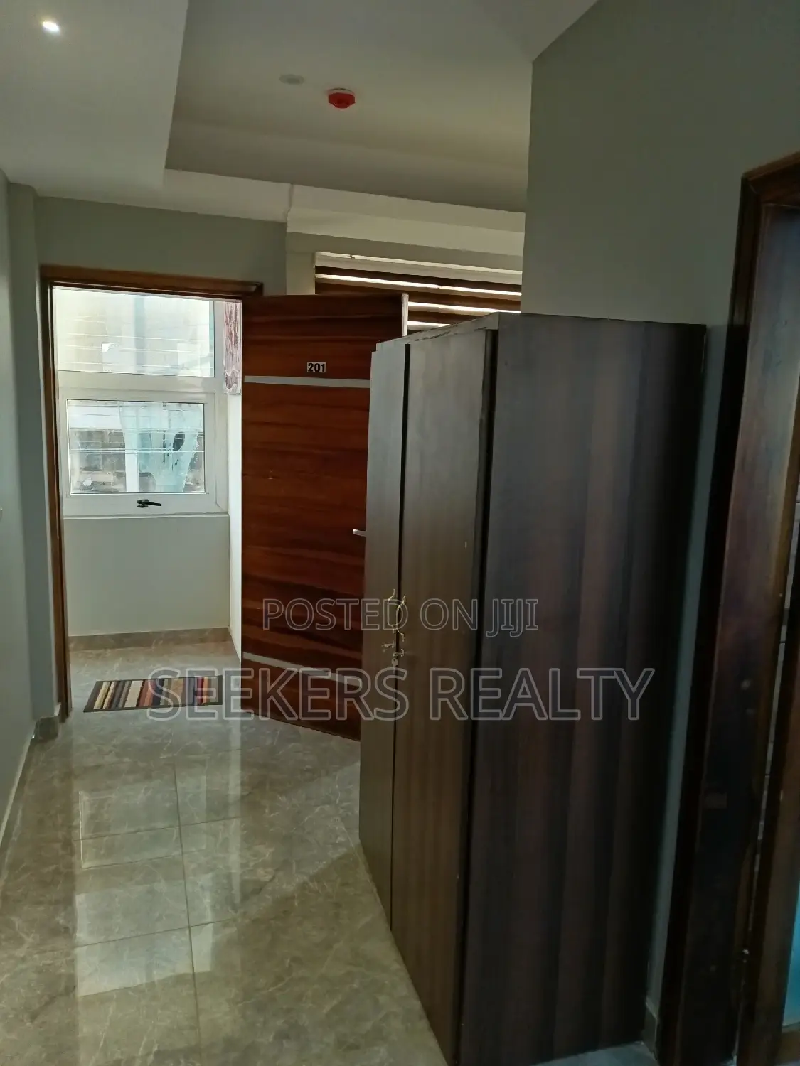Furnished 1bdrm Apartment in Seekers Realty, Oxford Street for rent