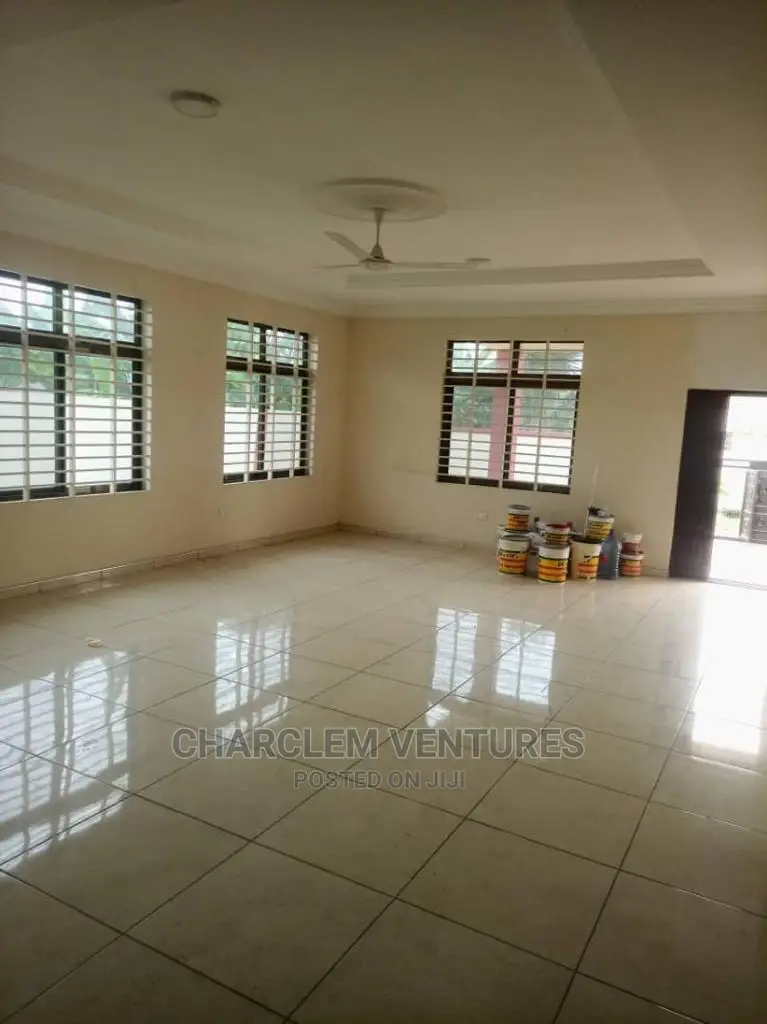 3bdrm House in East Legon for Rent