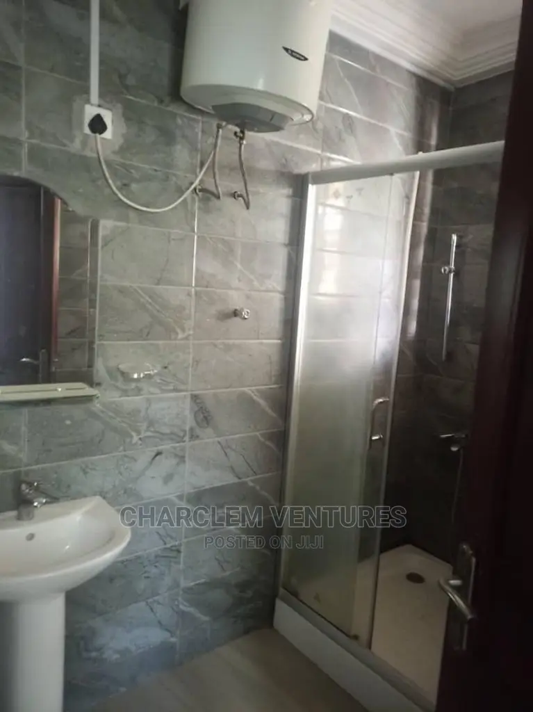 3bdrm House in East Legon for Rent