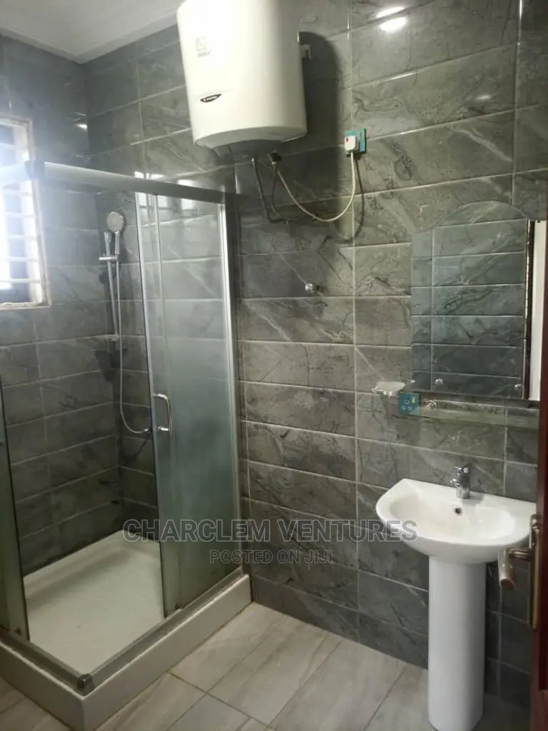 3bdrm House in East Legon for Rent