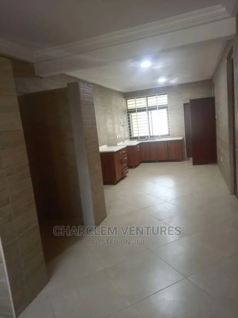3bdrm House in East Legon for Rent