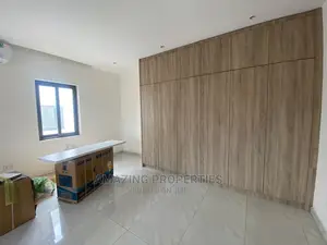 5bdrm House in East Legon for Sale