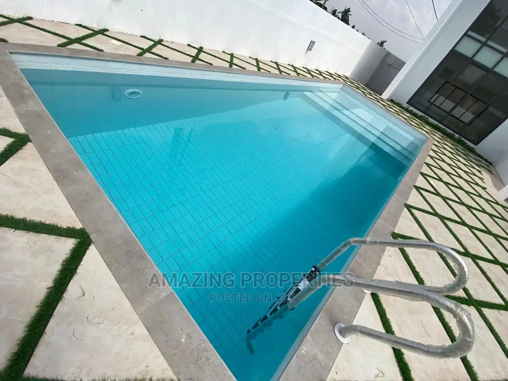 5bdrm House in East Legon for Sale