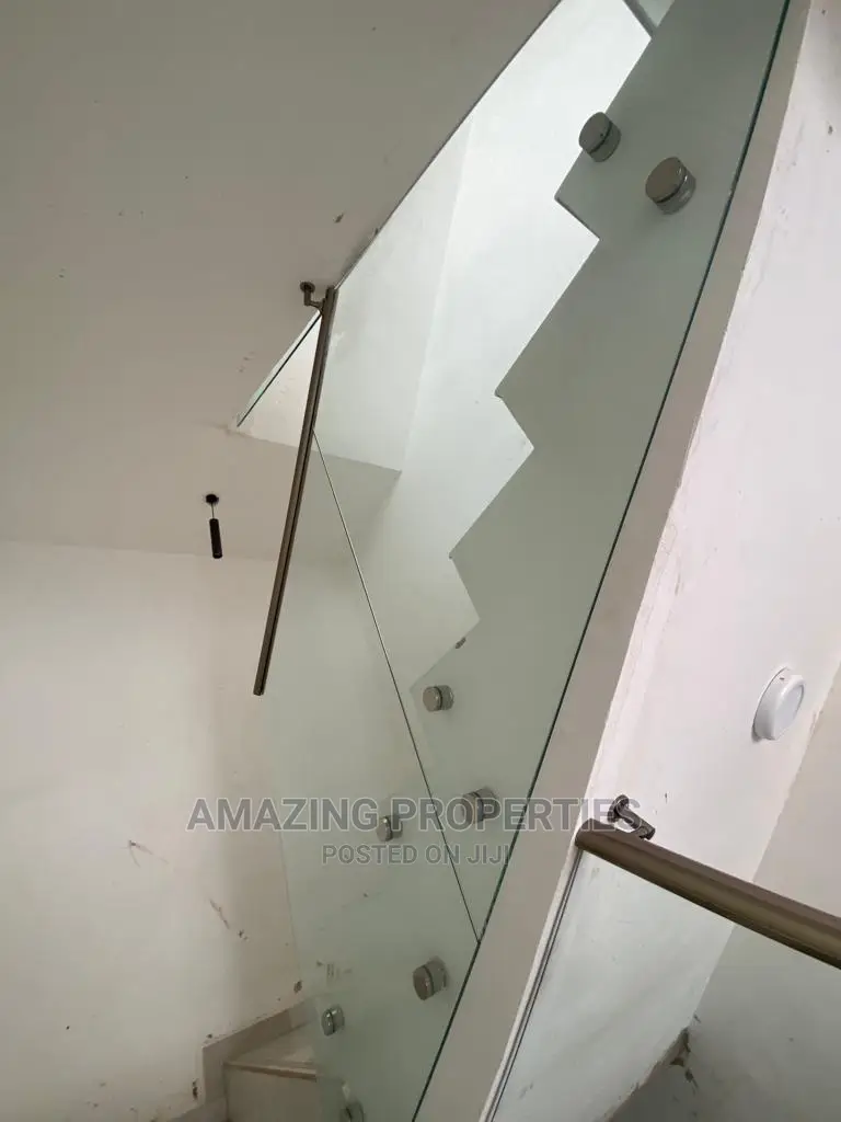 5bdrm House in East Legon for Sale