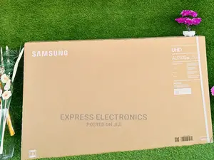 Samsung Sharp Vivid Contrast 60” UHD Smart Tv Au7272