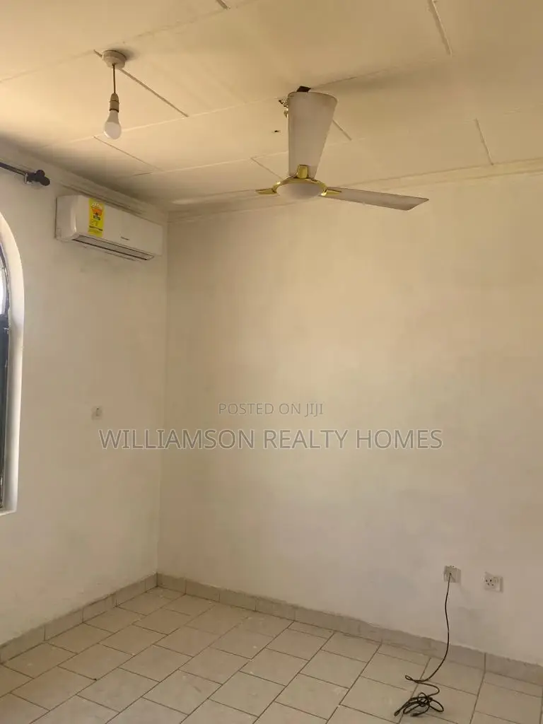 5bdrm House in Community 18, Spintex for rent